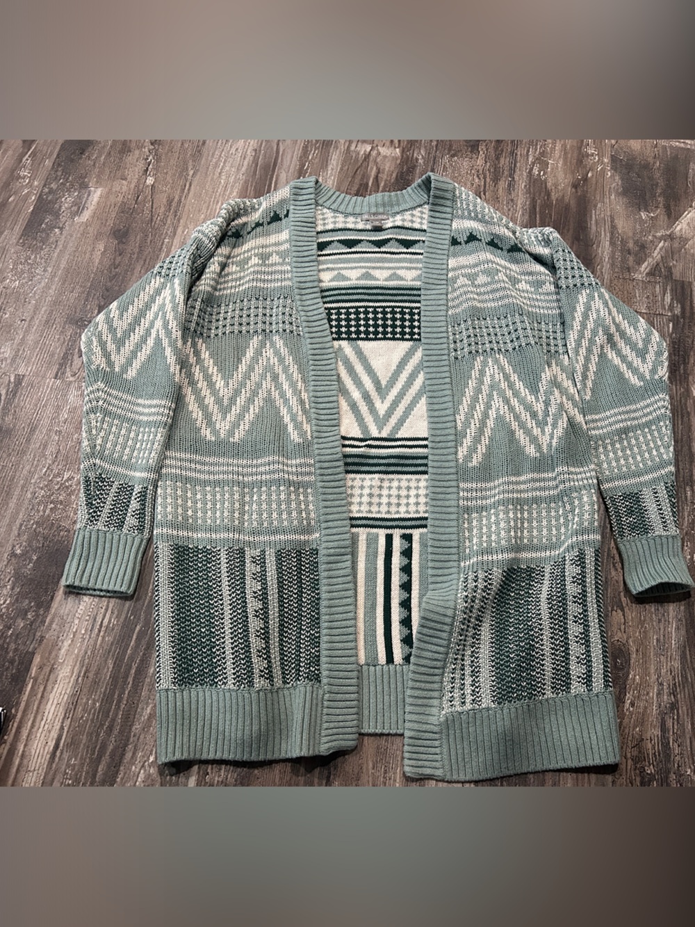 Falls Creek  Sage and Off-White Patterned Open-Front Cardigan